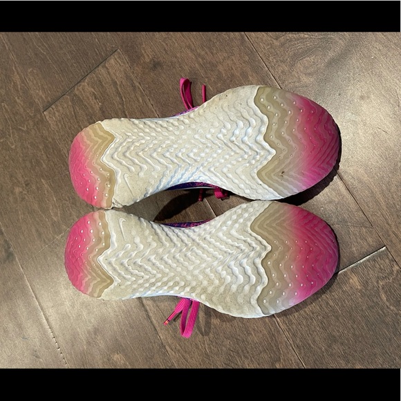 ❌❌SOLD❌❌Nike Epic React Flyknit 2  Fuchsia Pink - Picture 5 of 9